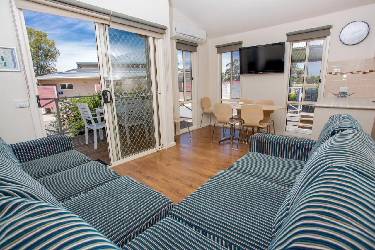 Big4 Deniliquin Holiday Park Habitación foto